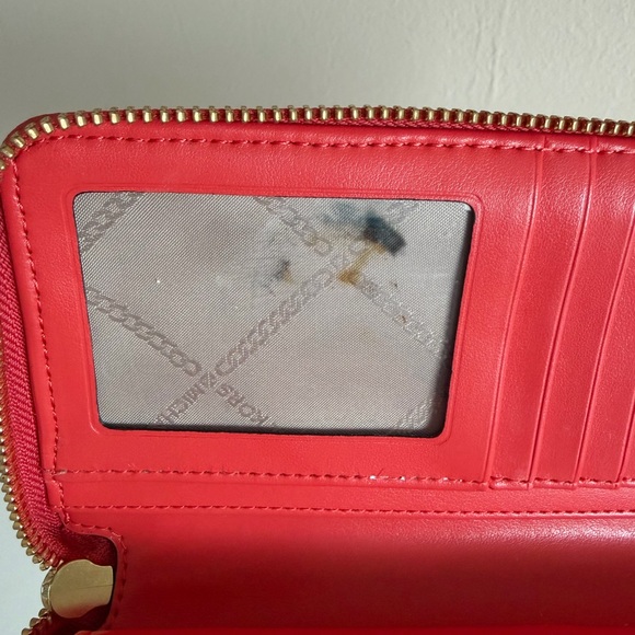 Michael Kors Jet Set Travel Large Logo
Continental Wristlet - Picture 4 of 10